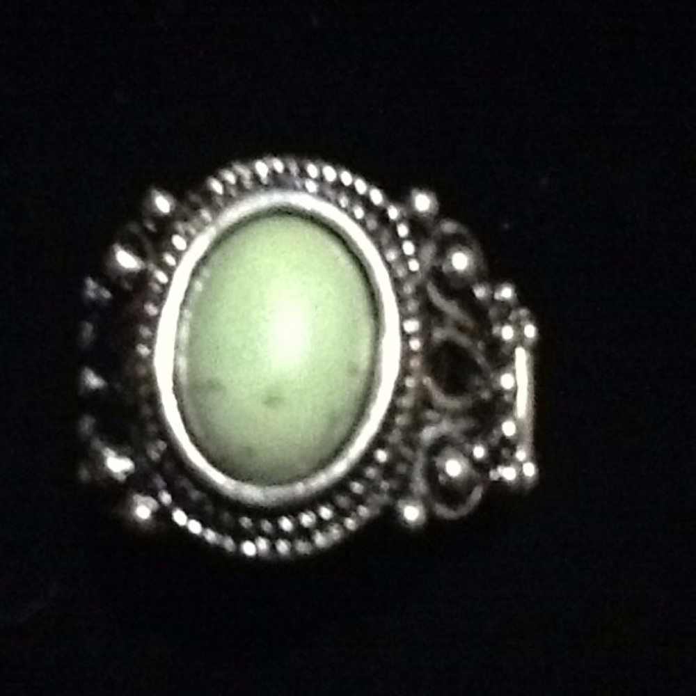 Ring - Picture 2 of 3